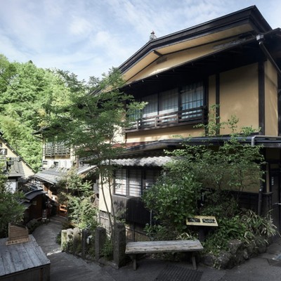 熊本県黒川温泉で創業67年🧖‍♀️温泉街の中心に位置する自家源泉かけ流しの湯宿「ふもと旅館」でおてつたびしませんか？