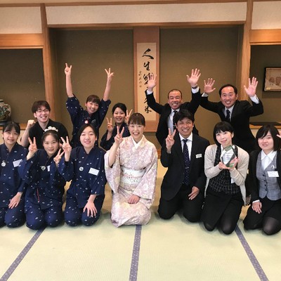 日本三大秘境の祖谷にある天空露天風呂が自慢の宿で、お料理の盛り付けのお手伝い！