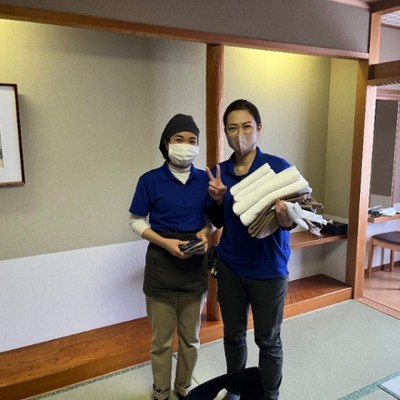 富士山が一望できる山中湖のホテルのレストランで洗い場のおてつたび🧤お昼は自由時間！湖畔を散策♪おしゃれカフェでまったり☕忍野八海の神秘的な湧水を見に行くのもおすすめ👍