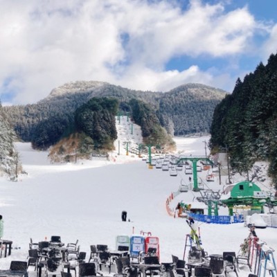 【スキー場でのリフト係🎿】『久万スキーランド』で絶景の雪景色の中でおてつたび！スキー場であなたの力を地域貢献に活かしませんか？【日程調整可能】【友達同士でも参加OK！】