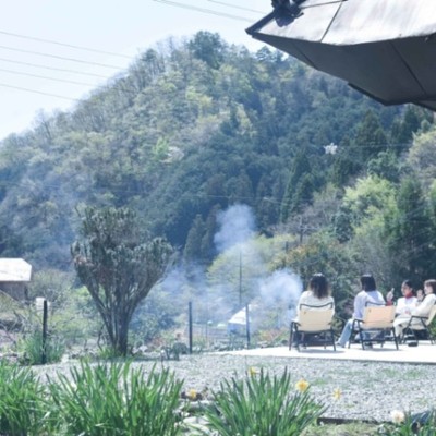 ゲストハウスのような温もりとホテルのようなサービス。仲間と、お客様へのおもてなしに切磋琢磨し、仕事の後は、家族としてシェアハウスで豊かな田舎暮らしを満喫しませんか。遠方からの応募もお待ちしております。 