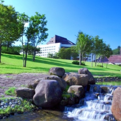 今年の夏は新潟の大自然に囲まれたホテルの屋外アトラクション施設でおてつたび🌻夏の風物詩「津南ひまわり広場」は必見です♪🌟大地の芸術祭も開催中🌟【友人参加歓迎】