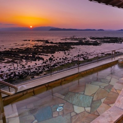 GW期間】和歌山県/夕日百選に選ばれた絶景ホテル 『シーサイドホテル加太海月』で、配膳業務のお手伝い♪お仕事終わりは、とろとろ湯の温泉でリラックス！