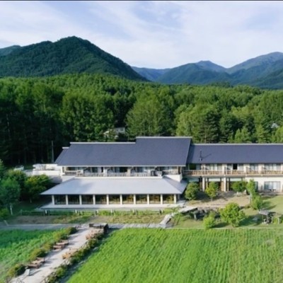 「日本で最も美しい村」認定の眺望と星空が素晴らしい宿で接客のお手伝い