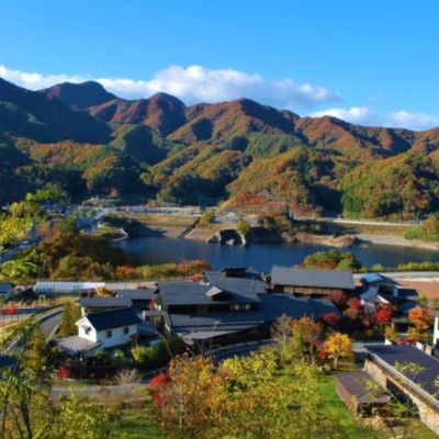 紅葉を楽しみながら、静かな温泉旅館でお手伝いしませんか？