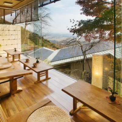 日程調整可能！【昼1食まかない付】養老の滝、養老公園など観光地と自然環境に恵まれた温泉地で、自分をととのえながらおてつたびしませんか♪＜仕事内容…配膳下膳のお手伝い＞