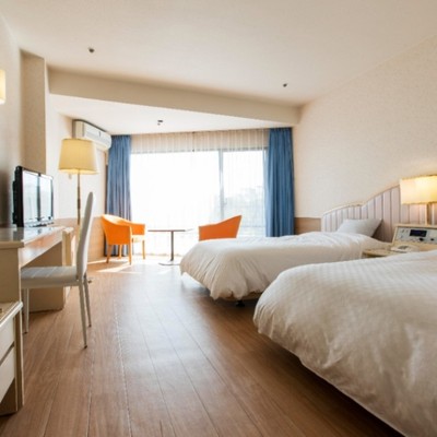 《伊豆高原/15時以降はフリータイム♪》わんちゃんと一緒に泊まれるホテルで【清掃】のスペシャリストになりませんか？わんちゃん好き大歓迎です♬スタッフが丁寧にサポートしますので、未経験の方も安心してご応募ください!!【短期/期間は相談可★】