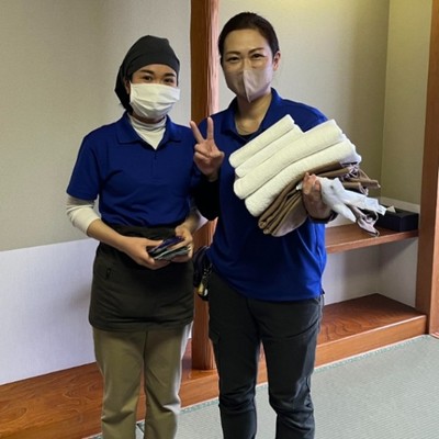 相模湾と伊豆大島を望む＜城ヶ崎海岸で客室清掃♪＞15時以降は完全フリー！サクッと吊り橋までお散歩、足をのばしてリフトで登る大室山に行ってもよし🚙◎ホテルの裏方を学びながらわんちゃんに癒されませんか？🐾