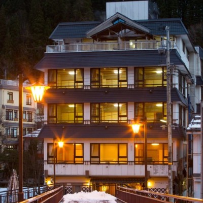 山奥の旅館で一緒に、布団敷き、布団上げ、館内掃除していただける方！ぜひお願いいたします♪