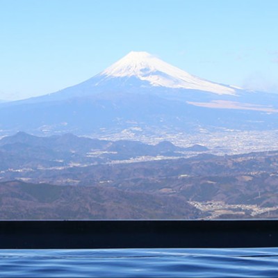 【富士山と満天の星空を望む天空リゾート✨】バストイレ付の完全個室で快適滞在♪朝夕の洗い場のお手伝い【現地で交通手段を確保できる方推奨】