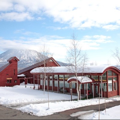 プチ移住！北海道ニセコ🐄｜雪原広がる牧場でおてつたび！牧場で絞った新鮮な牛乳を使用した商品もご提供して頂きます！スキー・スノボも可能⛷