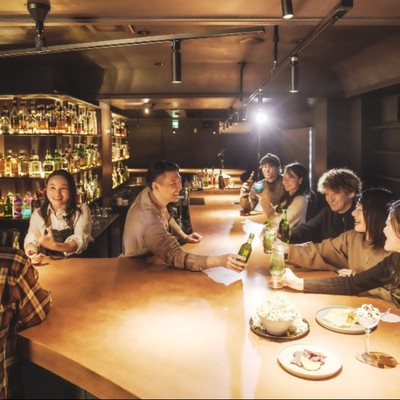 【BAR STAFF募集】新潟・越後湯沢の温泉街メインストリートにあるローカルバー「SWING BAR」で、旅人と地元客が集う18mロングカウンターを一緒に盛り上げてくれるスタッフ募集！！