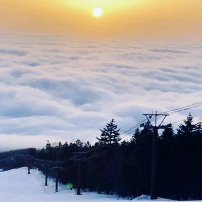 【友達同士参加歓迎！】日の出と雲海、満天の星空✨ゲレンデ直結の高原リゾートホテルでレストランや清掃業務のおてつたび🍳休日にはウィンタースポーツをお楽しみいただける環境です🎿