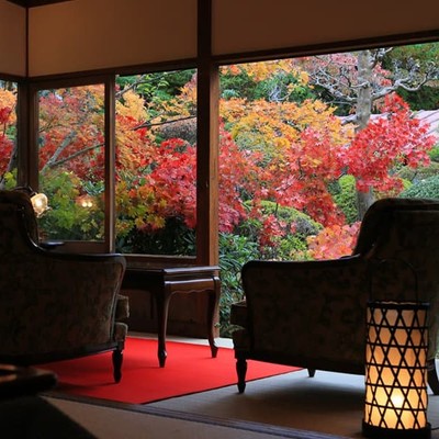 秋～冬の別所温泉。大正時代から続くレトロな老舗旅館「花屋」でおもてなしの心を学ぶ、接客のお手伝い〈女性浴場の脱衣所の清掃があるため、女性限定募集です〉