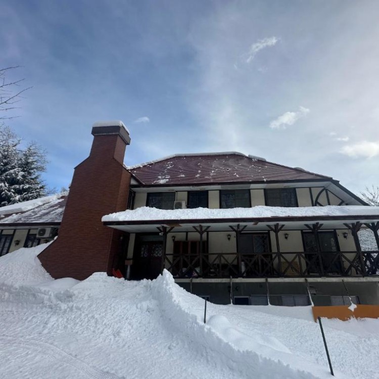 SamaSama Lodge Hakuba 白馬五竜スキー場ゲレンデ徒歩五分！ スキー
