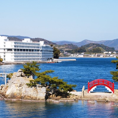 湖面すれすれの温泉！正面に湖を臨む絶景のホテルで、心温まるサービスを提供するおてつたび！【レストラン業務】