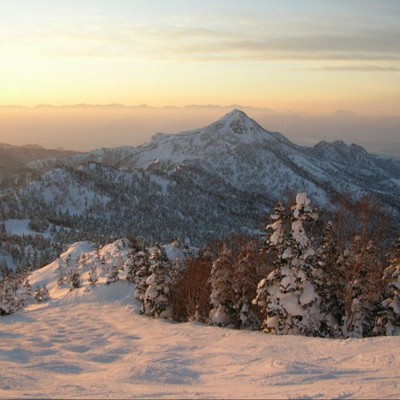 【360°パノラマの絶景✨】扉の向こうはゲレンデ⛄日本最高位置のスキー場すぐに位置するホテルで宿泊業全般のおてつたび⛷英語が活かせる環境です！