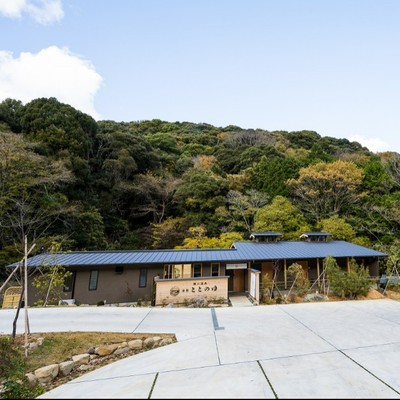 全5室の宿泊施設の部屋の清掃、セッティング、PH9,7のアルカリ温泉に入れます。