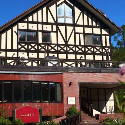 【窓の向こうには北アルプス絶景】夏の白馬で接客のおてつたび♪