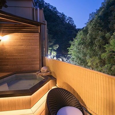 【清掃業務】歴史ある山水館で、清潔で心地よい空間を守る。静かな自然の中で温泉旅館の清掃スタッフを募集いたします！！