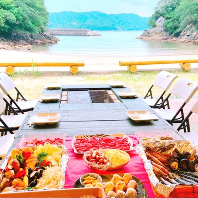 目の前に広がるプライベートビーチを堪能🏖オーナー自ら手掛けたログハウスと本館で館内業務全般のおてつたび！隠れ家のような特別な空間で、心も身体もリフレッシュできます🍃